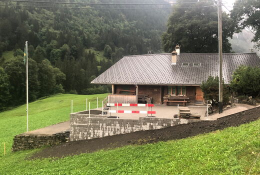 Unsere Vereinshütte mit der sanierten Terrasse