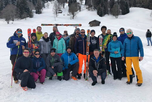 Die Teilnehmer der Schneeschuhwanderung
